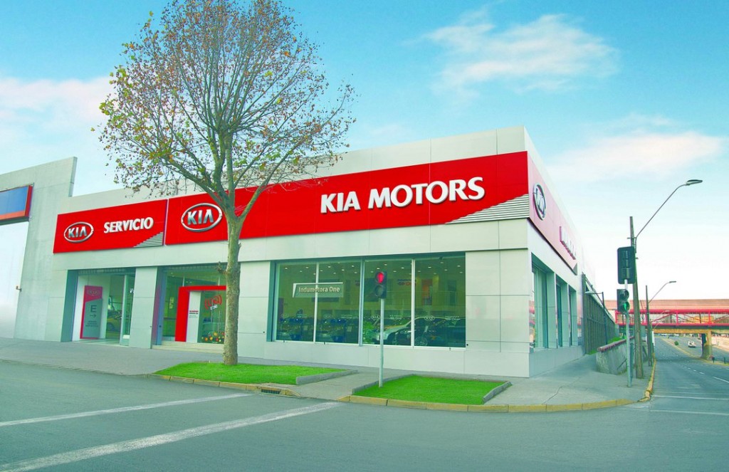Indumotora One estrena la sala de espera «Kia Lounge» en nuevo local en Vicuña Mackenna