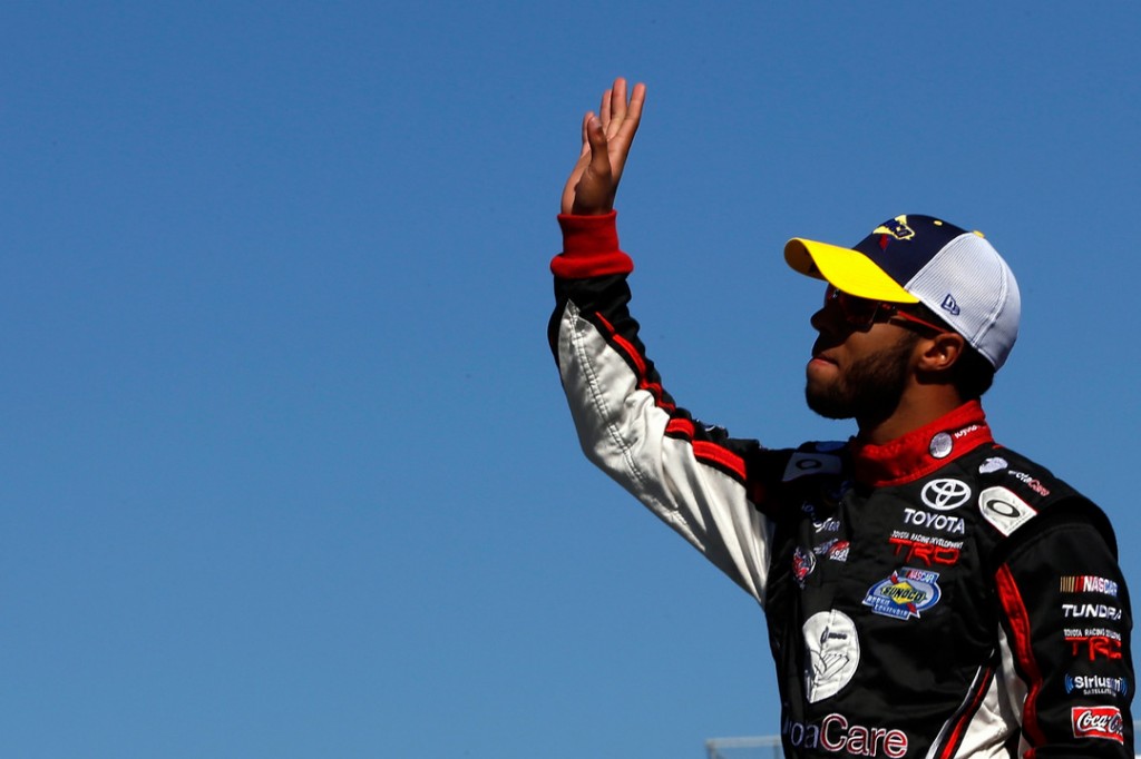 «Bubba» Wallace se convierte en el segundo afroamericano en ganar una carrera nacional de NASCAR