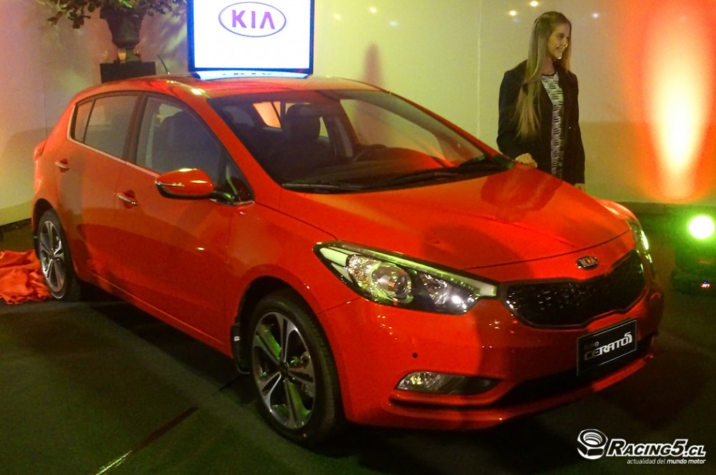 Cerato5, Cerato Koup y Cadenza 2014 debutaron en La Noche Kia