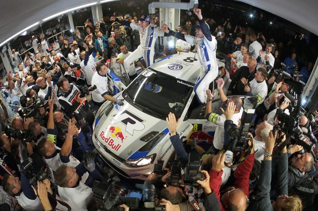 Un Seb cerró su carrera en el rally chocando, el otro se coronó campeón del WRC: Loeb y Ogier