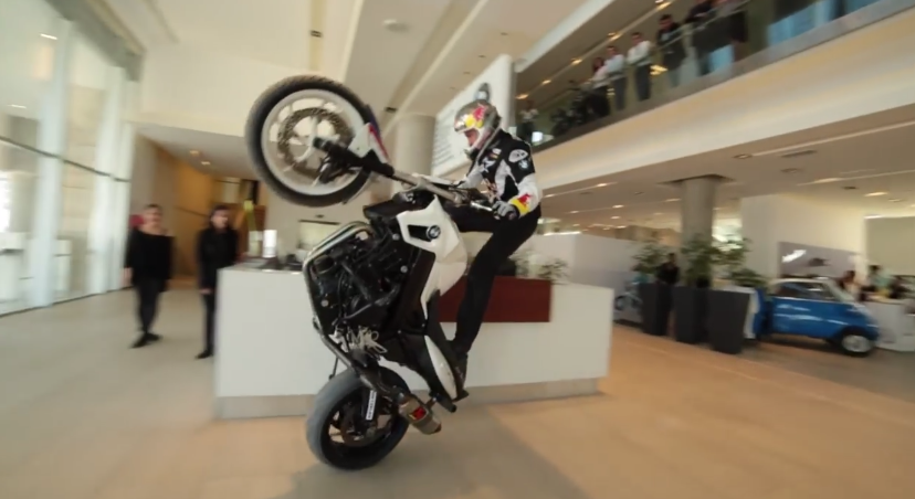 Video, ¡Chris Pfeiffer hizo de las suyas en BMW Santiago!