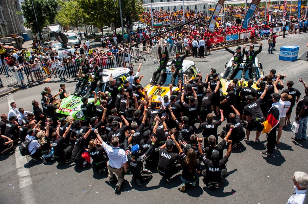 MINI X-Raid presenta a sus cuatro caballeros, con los que buscará la victoria en el Dakar 2014
