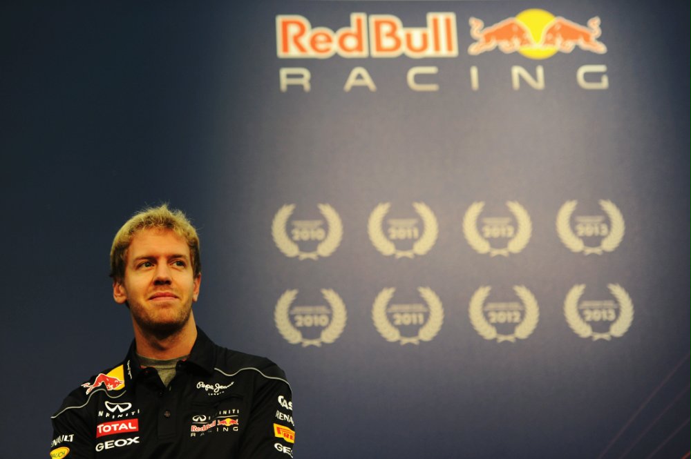 Sebastian Vettel es una locomotora imparable, marca la pole bajo la lluvia en Brasil
