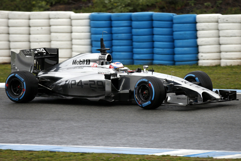 Los motores Mercedes aparecieron en el segundo día de pretemporada de la Fórmula 1