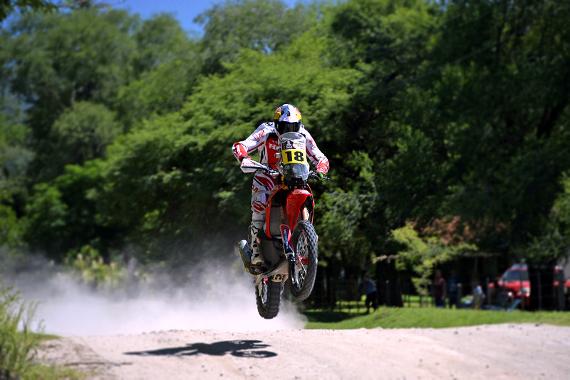 Sam Sunderland se impuso en la segunda etapa del Dakar en la categoría de motos