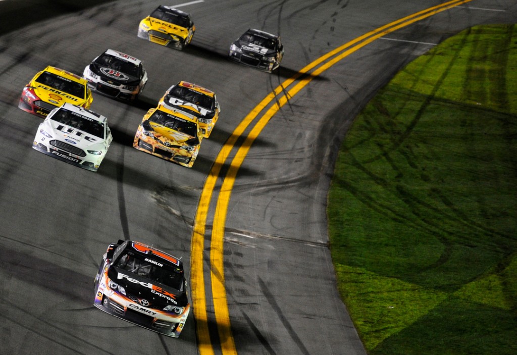 Denny Hamlin gana la Sprint Unlimited de NASCAR