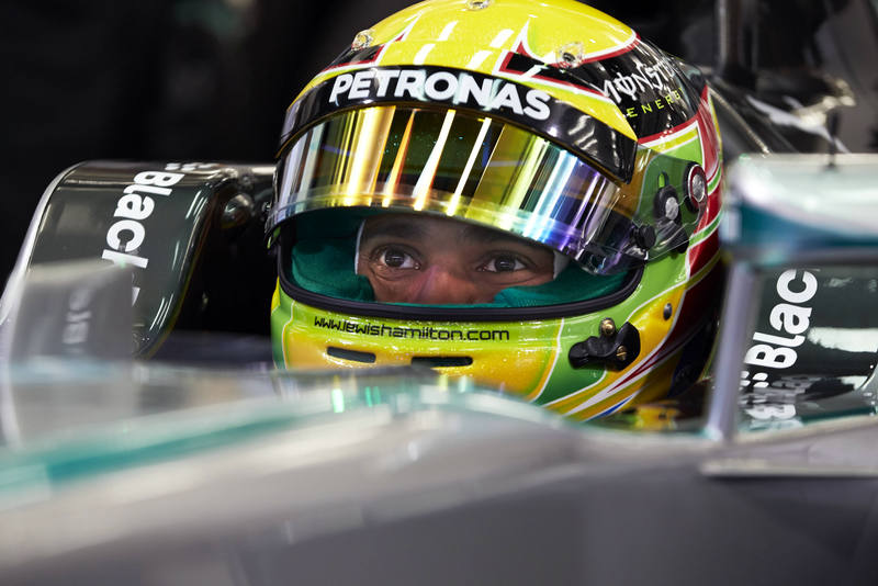 Lewis Hamilton dominó el tercer día de entrenamientos en Bahréin