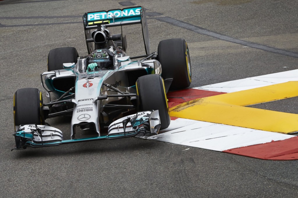Nico Rosberg dominó en Mónaco y es líder del campeonato