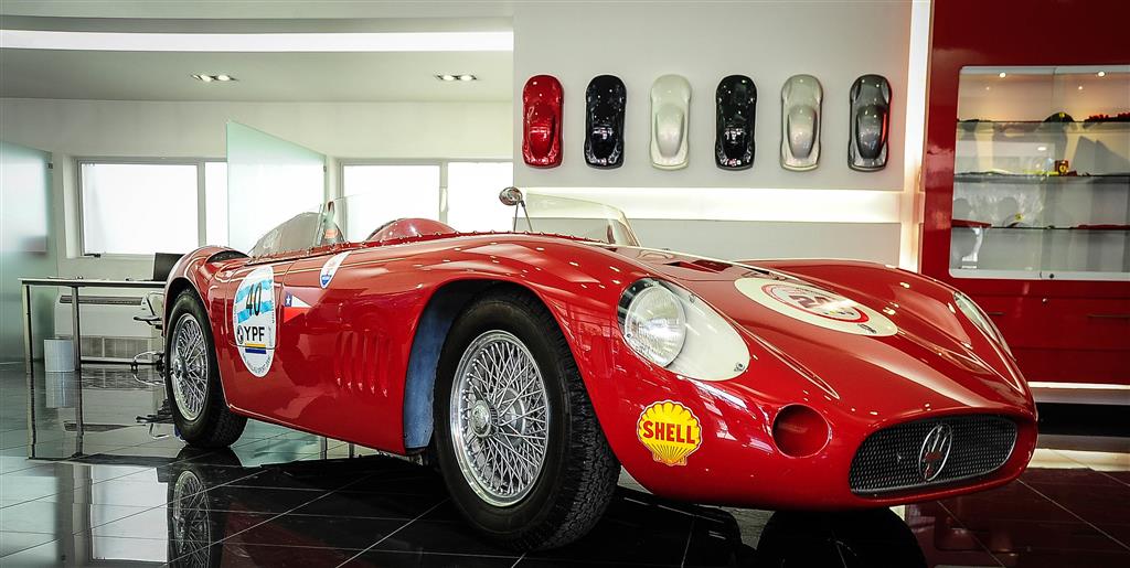 Panorama Tuerca, Club de Automoviles Antiguos realiza segunda exposición de autos en Piedra Roja