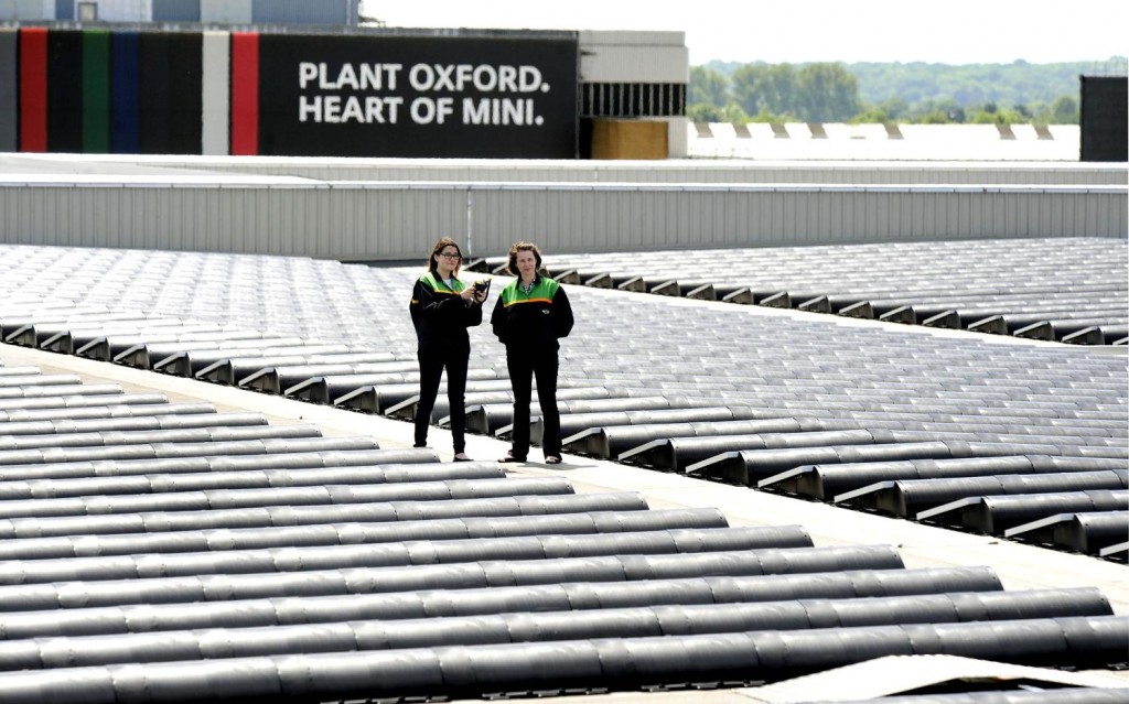 MINI instala 11 mil paneles solares en su planta de Oxford