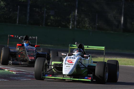 Jorge Bas marcha segundo en campeonato de la F2 italiana tras difícil fin de semana en Imola