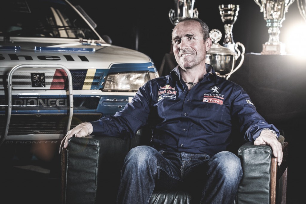 Stephane Peterhansel confirma su paso a Peugeot para el Dakar 2015