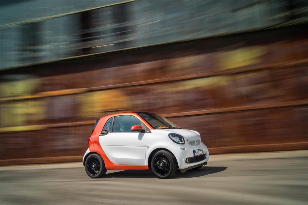 Smart Fortwo y Forfour 2015 llenan de color la ciudad