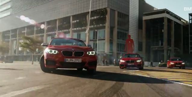 BMW Epic Driftmob, drifting urbano coreografiado por 5 M235i