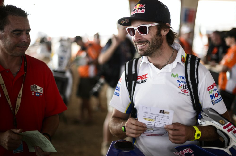 «Chaleco» López en duda para el Dakar 2015, analiza el retiro de las motos por lesión a la rodilla