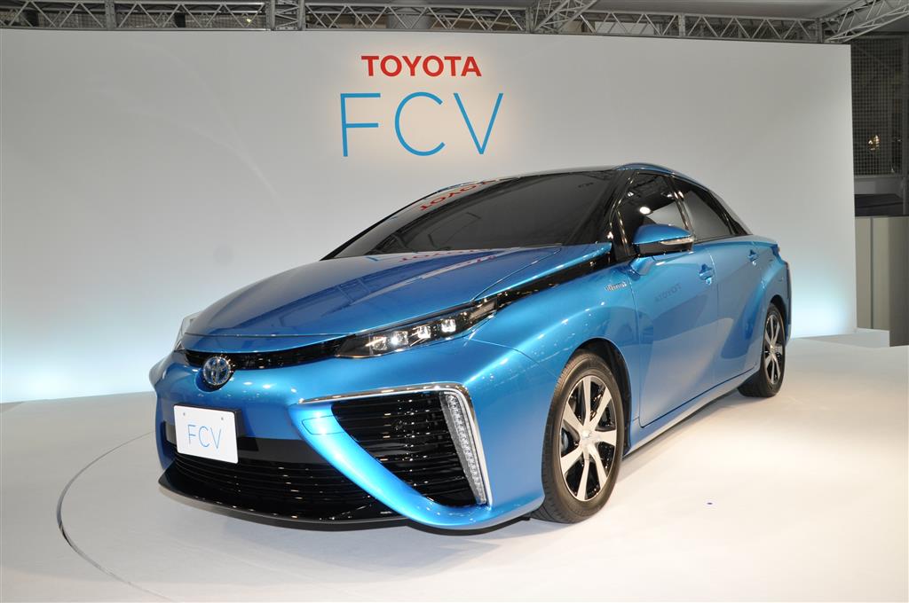 Conoce al Toyota FCV, el primer sedán propulsado por hidrógeno en comercializarse el 2015