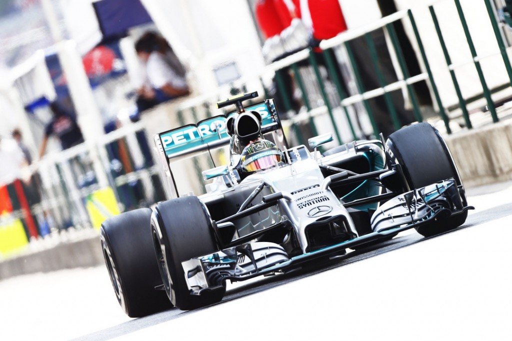 Nico Rosberg logra la pole en Hungría ante más problemas de Hamilton