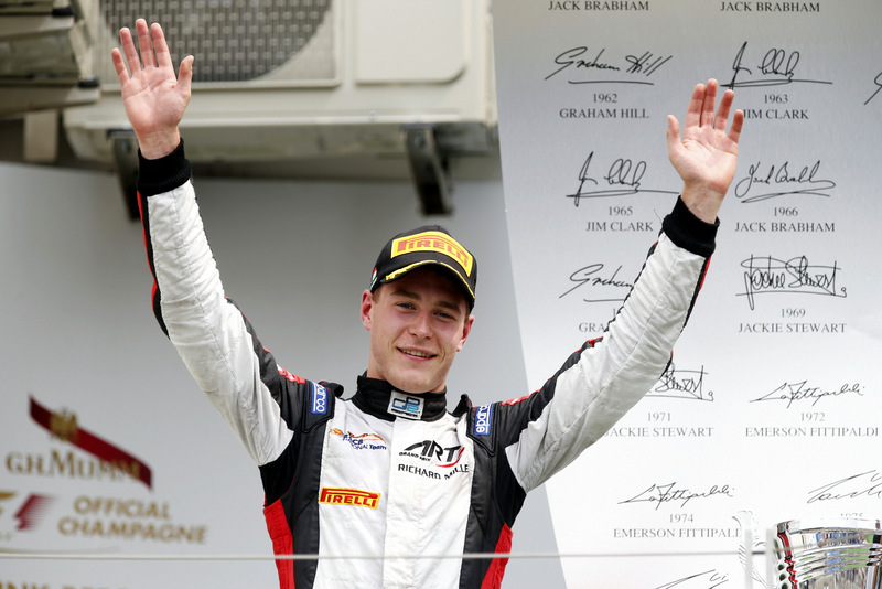 GP2 Series, Stoffel Vandoorne se quedó con un apretado triunfo en Monza
