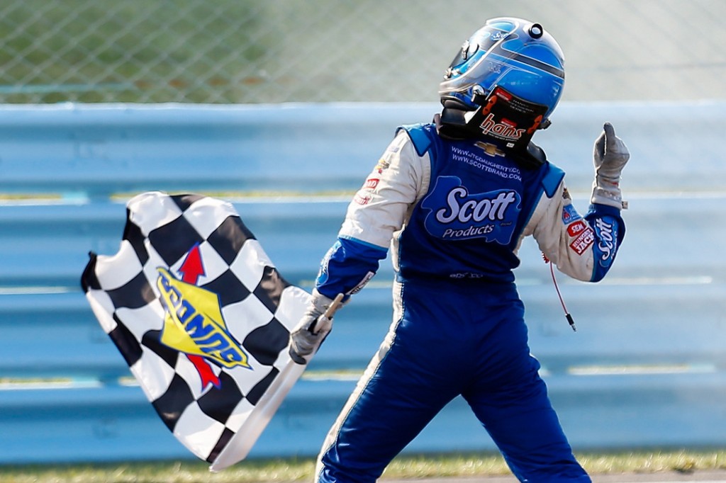 En Watkins Glen, AJ Allmendinger logra su primera victoria en NASCAR Sprint Cup
