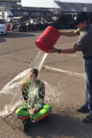Videos, figuras tuerca se unen a la locura del «Ice Bucket Challenge»