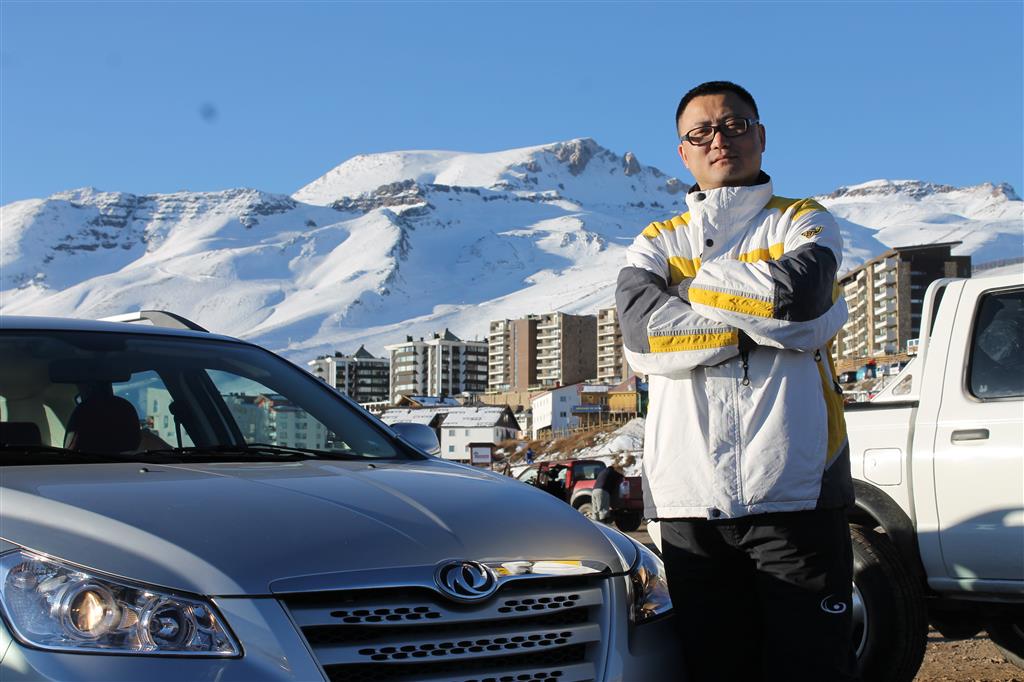 Desde China con amor; Yang Bo, gerente de DFM trae novedades para Chile