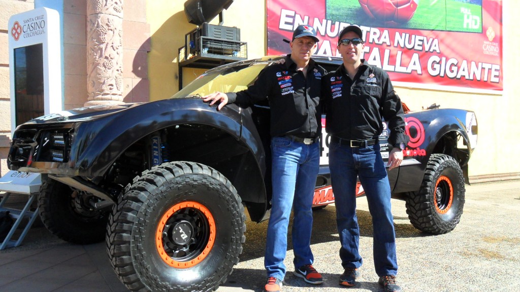 Emiliano Fuenzalida y Víctor Mastromatteo presentan su equipo para el Dakar 2015