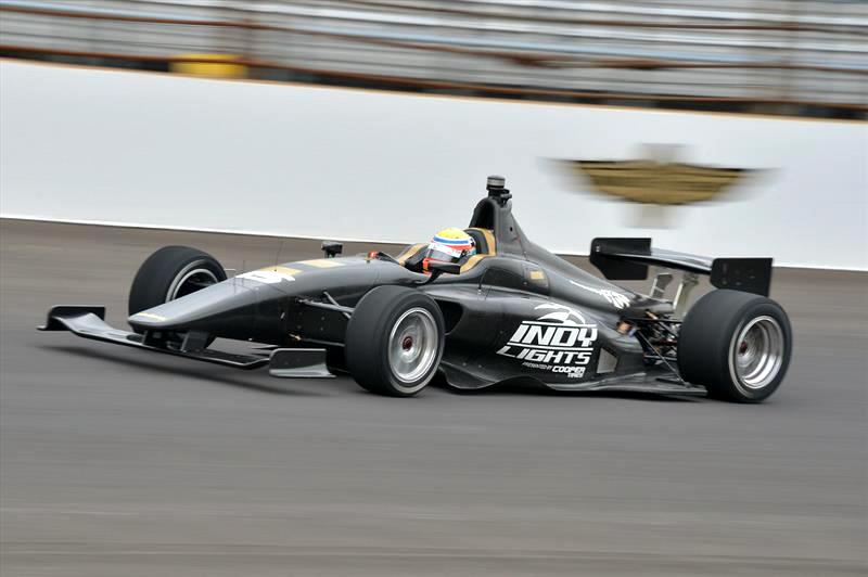 Gabby Chaves rompe récord de velocidad de un Indy Lights en Indianápolis