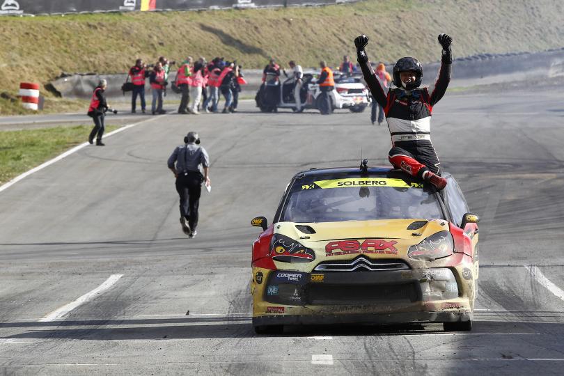 [Video] Mira a Petter Solberg ganar el RallyCross de Alemania en ultra apretado final