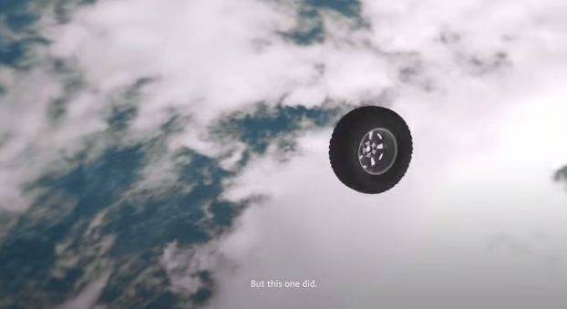 [Video] Un neumático literalmente caído del cielo