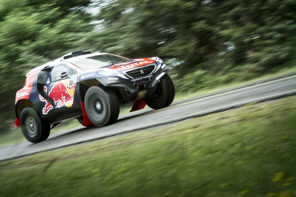 [Imágenes] Peugeot hace prueba final de los 2008 DKR antes de largar el Dakar 2015