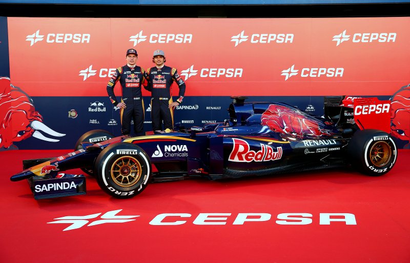 [Fórmula 1] Toro Rosso presentó su nuevo monoplaza y a su joven dupla de pilotos