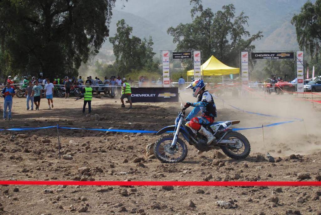 Benjamín Herrera, campeón absoluto de la 1ra y 2da fecha del Chevrolet Enduro FIM 2015