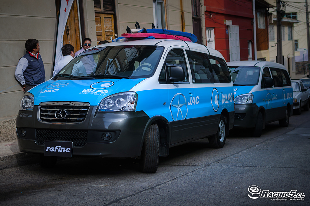 JAC apoya al Valpo Surf Project con la entrega de dos furgones Refine