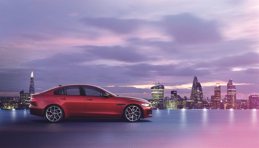 Jaguar y Samsung presentan Test Drive virtual para el nuevo XE