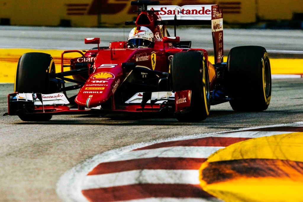 [Fórmula 1] Aplastante pole position de Sebastian Vettel en Singapur