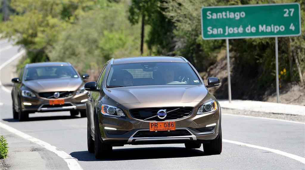 El Volvo V60 Cross Country estira sus piernas en el Cajón del Maipo
