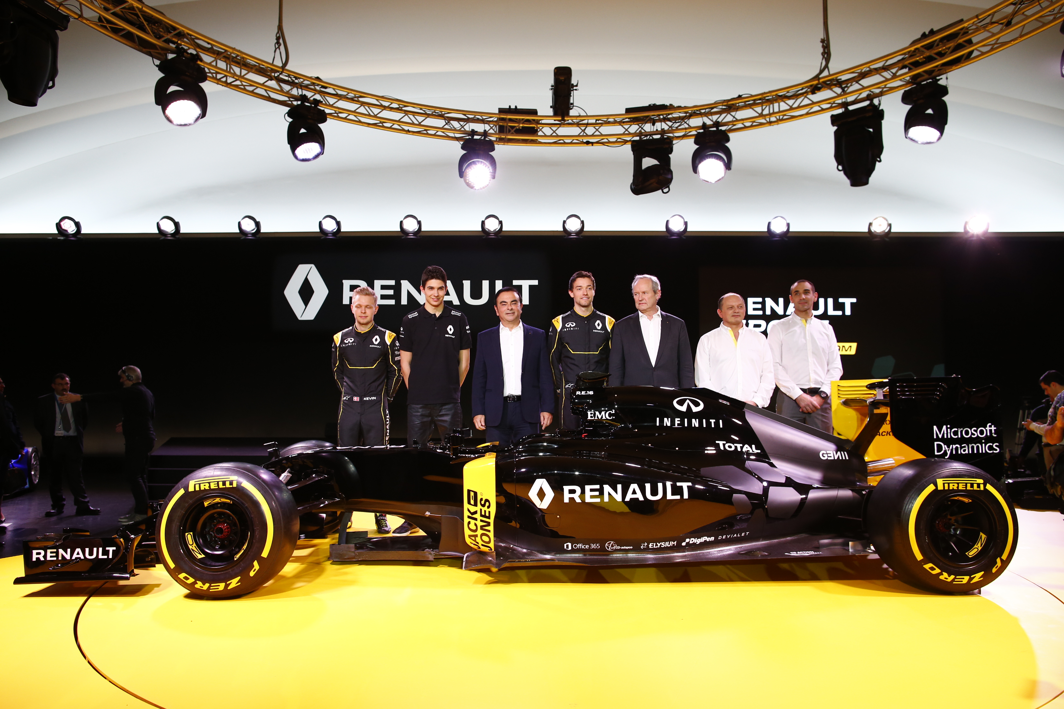[Fórmula 1] Renault presentó su nuevo monoplaza en París