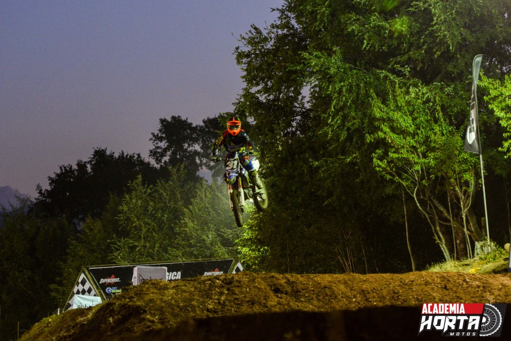 Con éxito se celebró la primera versión del Supercross Nocturno de Lican Ray
