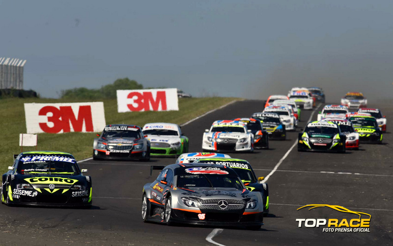 [Top Race Series] Víctor Cornejo comenzó la temporada con un noveno lugar