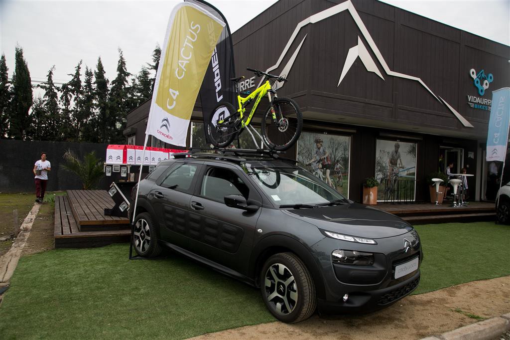 Citroën Chile presenta alianza junto a la firma francesa de bicicletas Lapierre