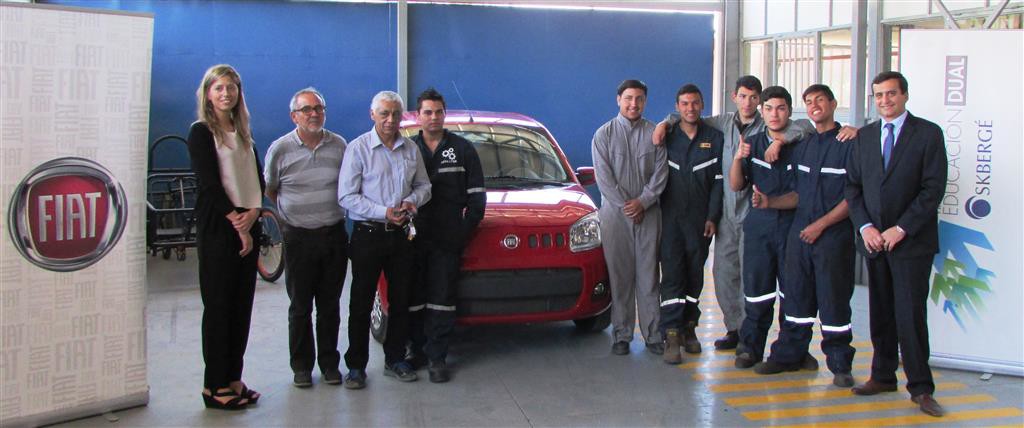 Fiat Chile hace importante donación de vehículos a instituciones de enseñanza técnico-profesional