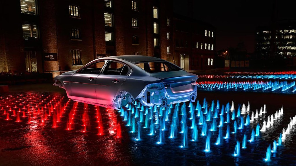Jaguar XE celebra su primer año de vida siendo un gran hito del reciclaje