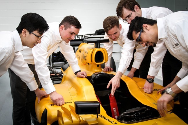 Academia Infiniti, buscando nuevos talentos de la ingeniería automotriz