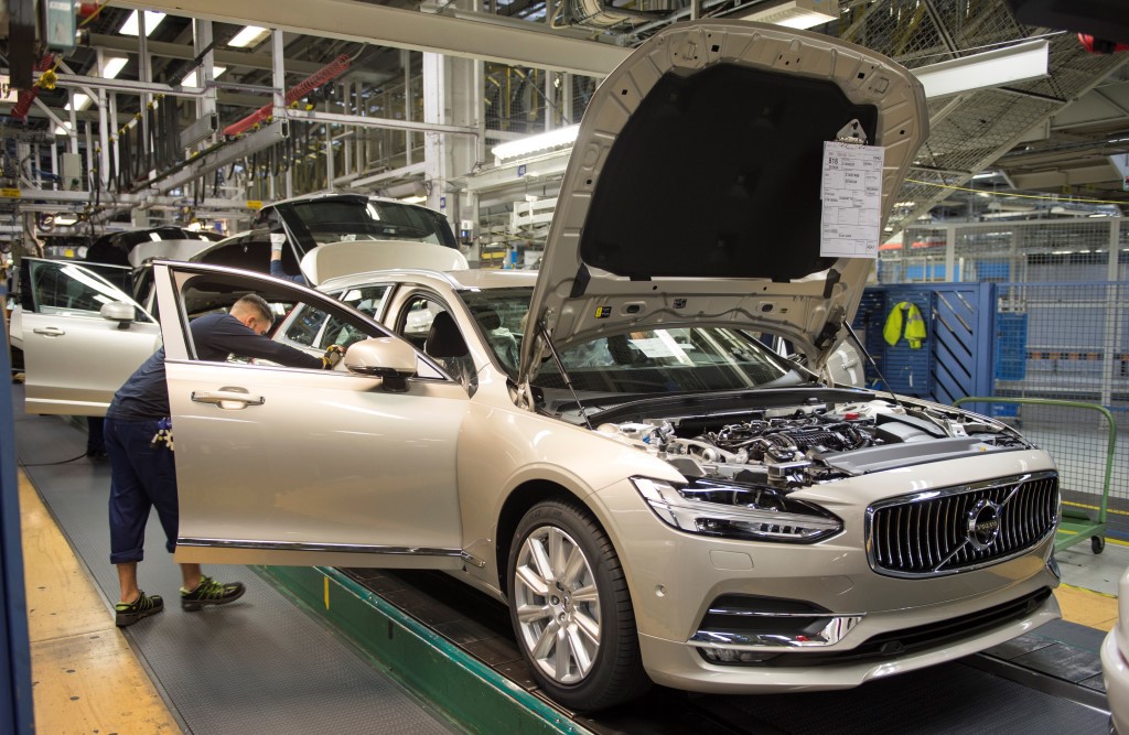 ¡Están saliendo los Volvo V90 como pan recién hecho!