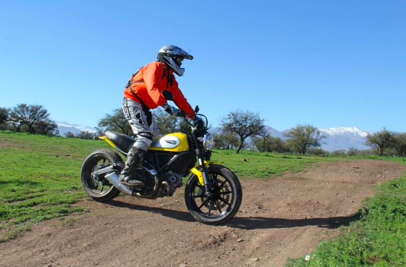 Ducati te quiere feliz el fin de semana con clínicas y test drives