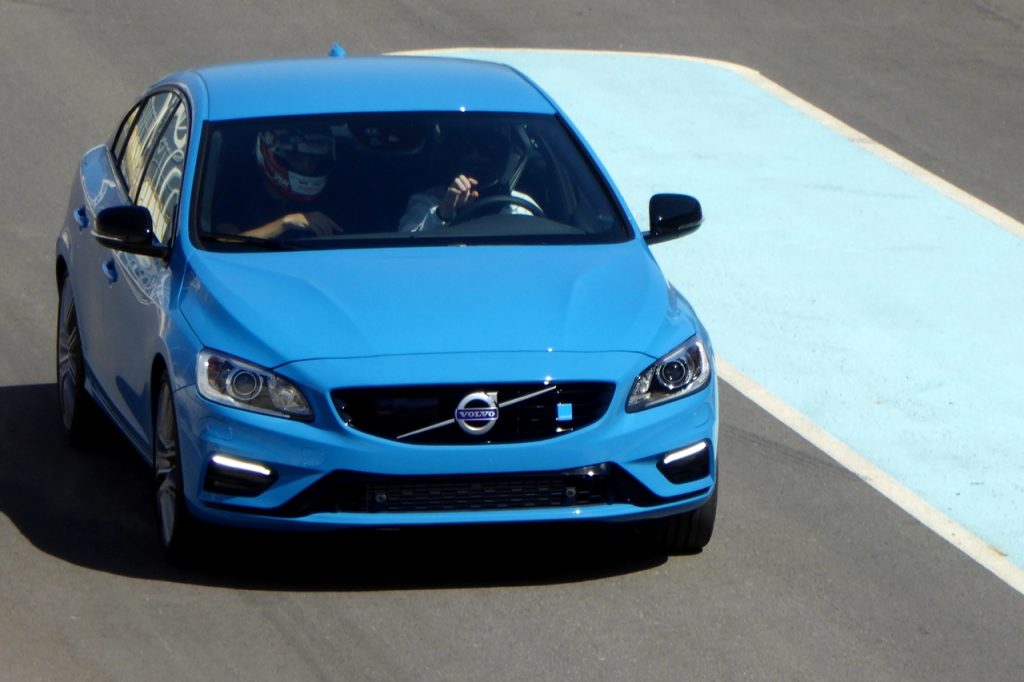 [Lanzamiento] Volvo S60 Polestar: Llegó el desafío escandinavo a los sedanes musculosos alemanes