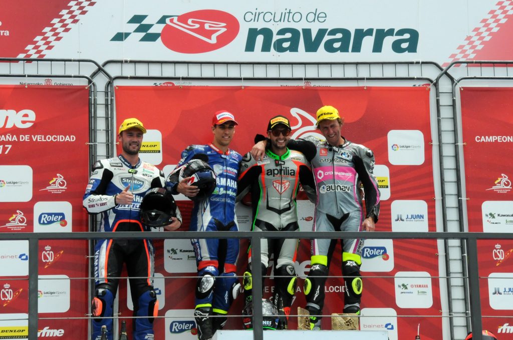 [Chilenos en el exterior/Motociclismo] ¡Maxi Scheib triunfó por paliza en España!, Vicente Kruger complicado