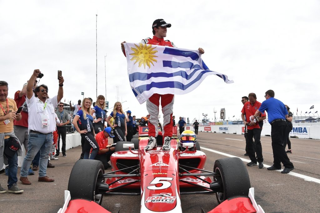 [Indy Lights] Uruguayo Santiago Urrutia triunfó en las calles de St. Petersburg y es el nuevo líder del campeonato
