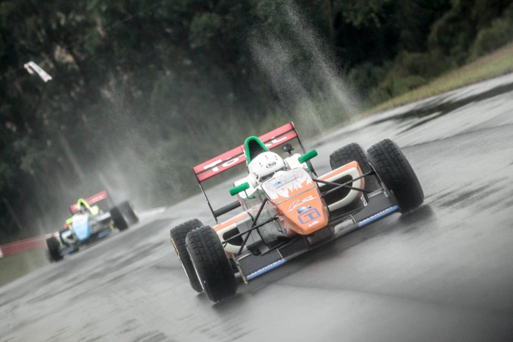 [Fórmula Total by Dunlop] Martín Scuncio triunfó en una lluviosa jornada en Temuco