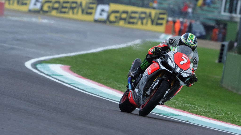 [Chilenos en el exterior/Motociclismo] Maxi Scheib subió al podio en Italia